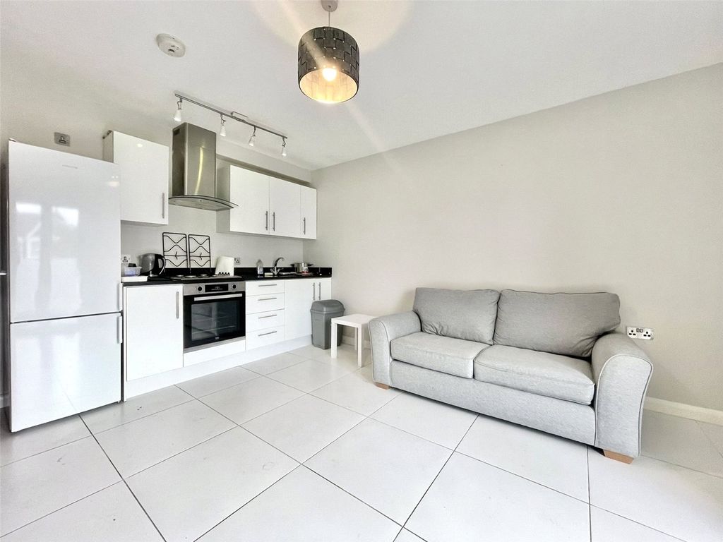 Property photo 3 of 6 Picture No. 12