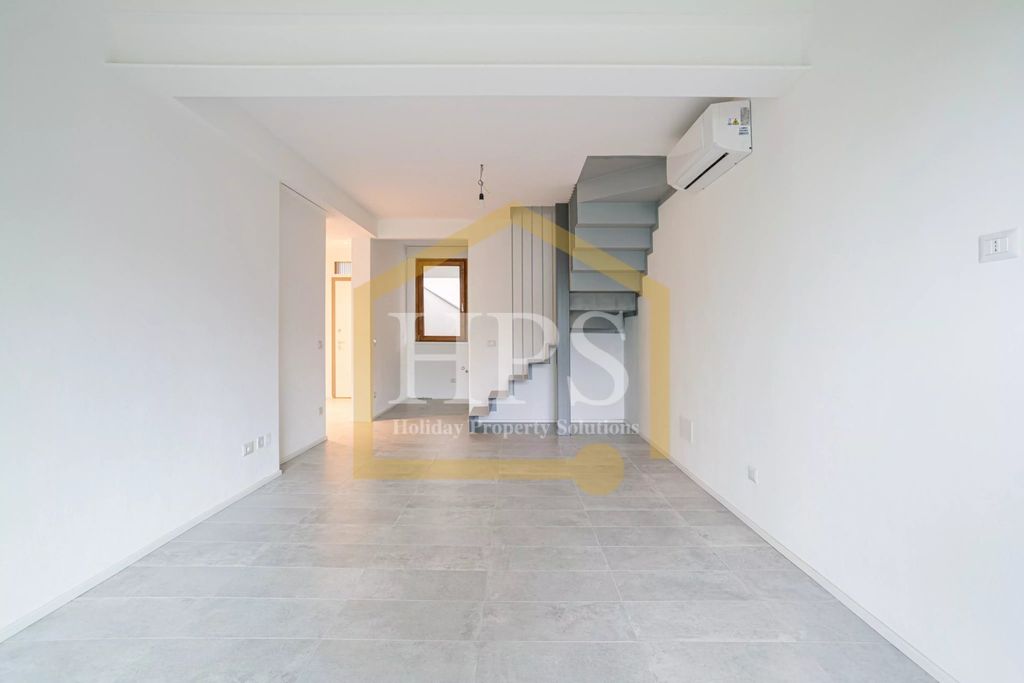 Property photo 3 of 22 The Lake Como Villa-Logo Via Rodoni 2 Plesio
