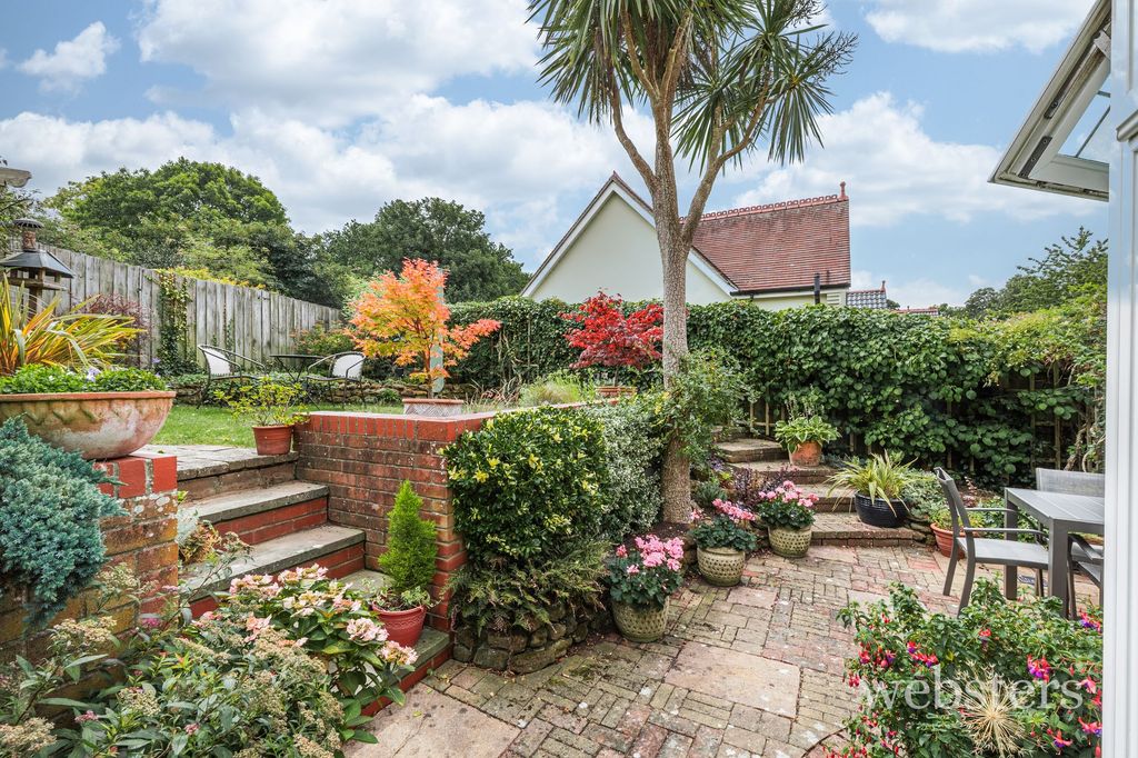 Property photo 3 of 34