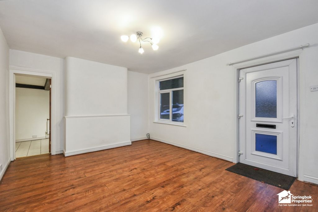 Property photo 3 of 19 2