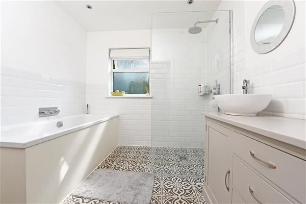 Property photo 1 of 10 Photo