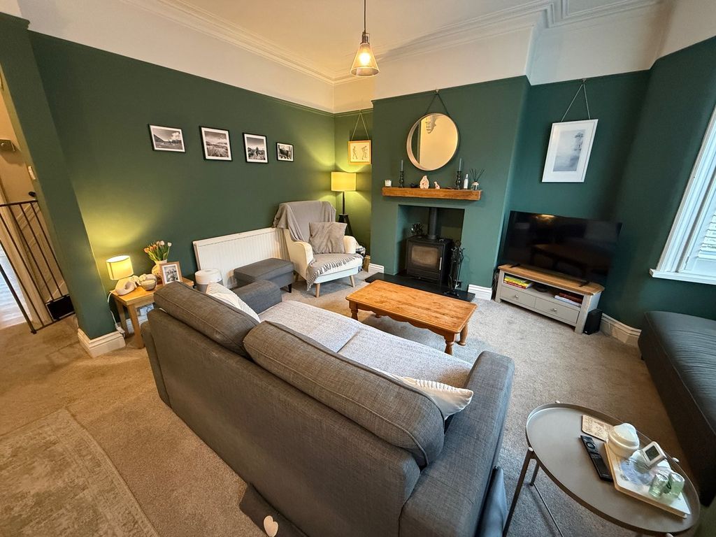 Property photo 2 of 22