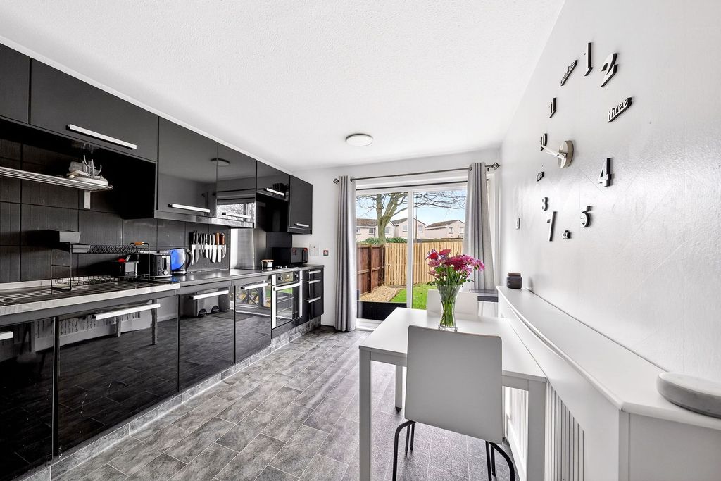 Property photo 3 of 54 Kitchen