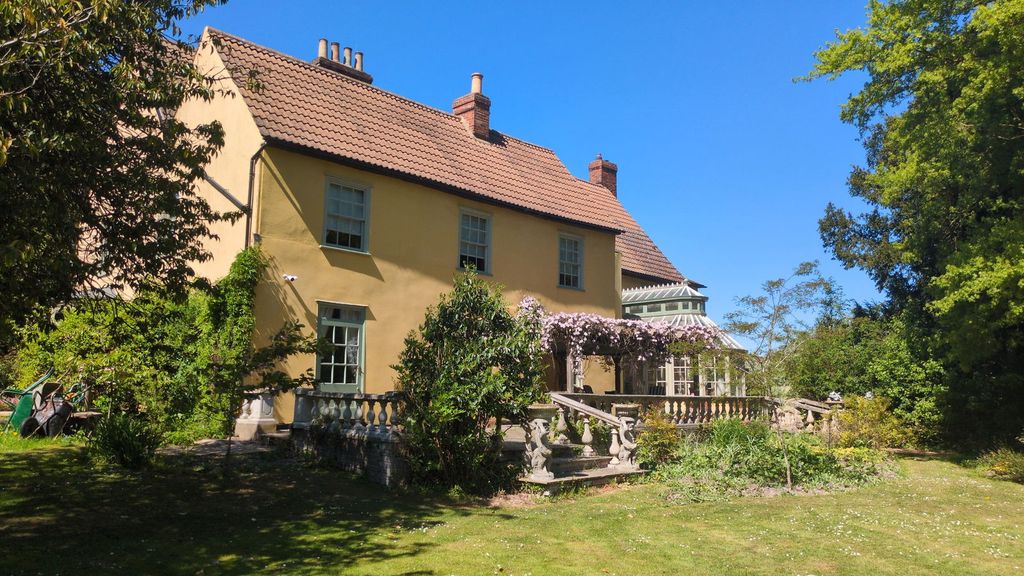 Property photo 2 of 48