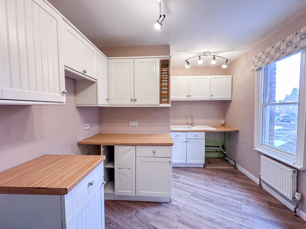 Property photo 3 of 8 Gallery