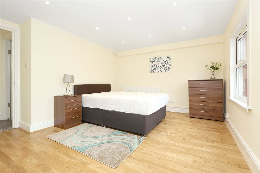 Property photo 2 of 8 Picture No. 14