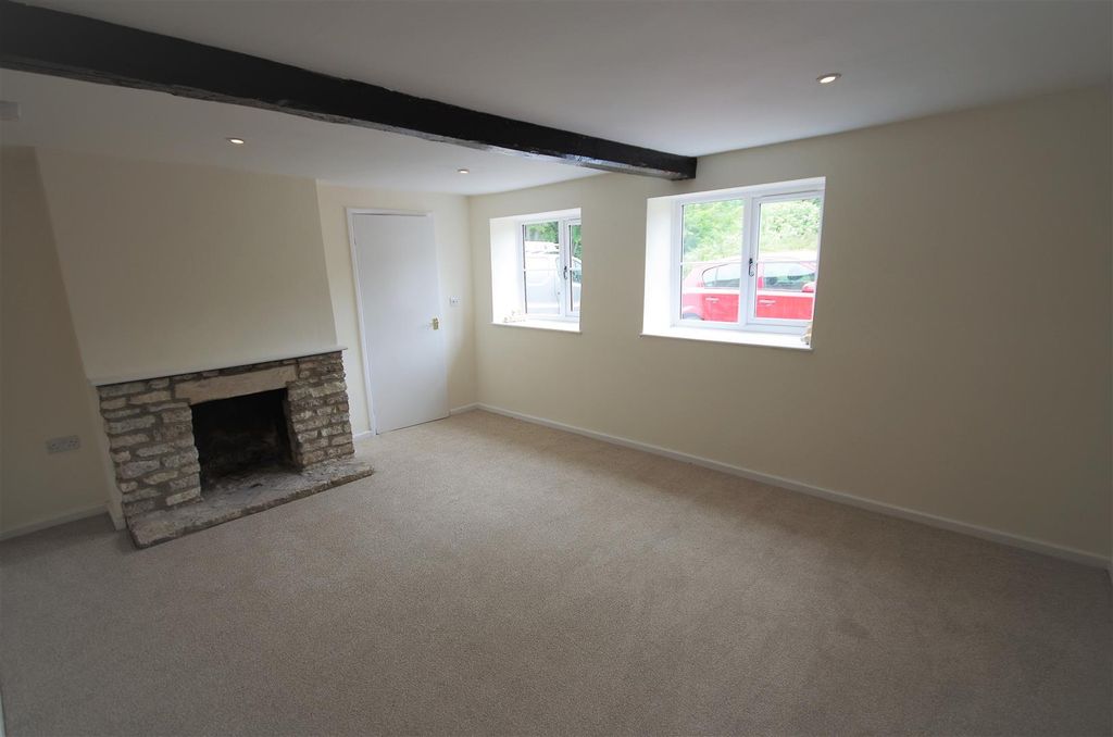 Property photo 2 of 14 Living Room