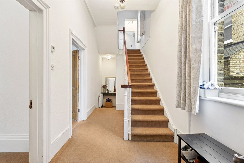 Property photo 3 of 16 Picture No. 02