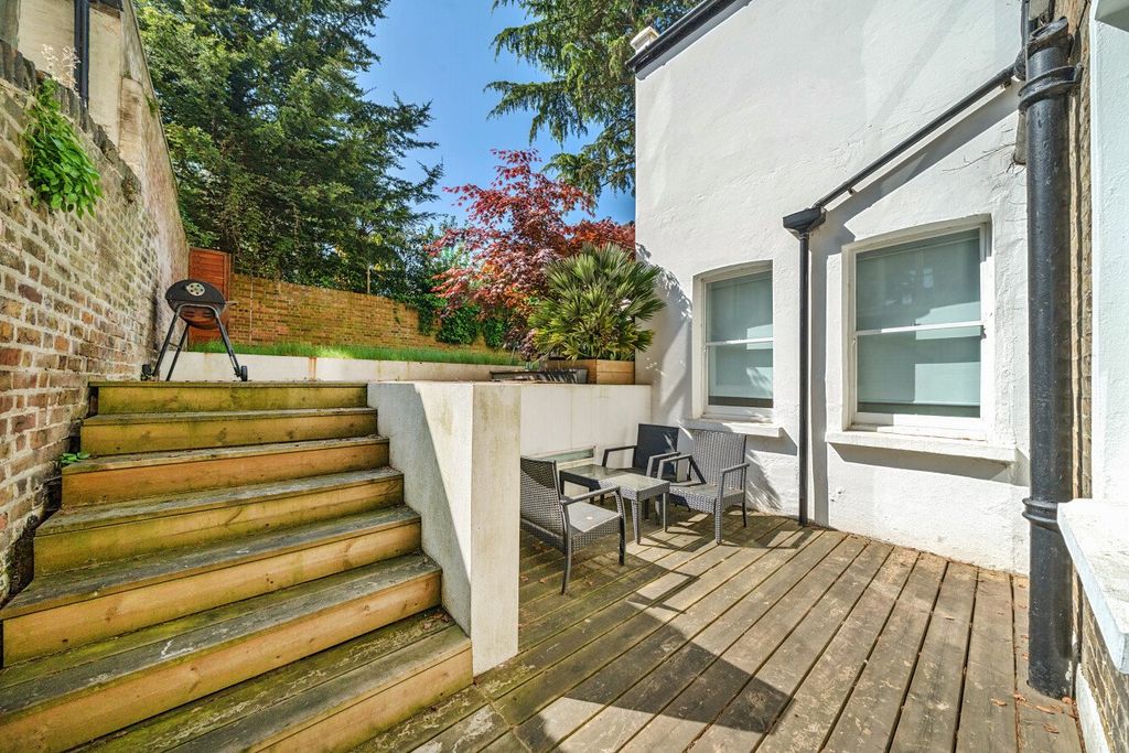 Property photo 3 of 16 Picture No. 12