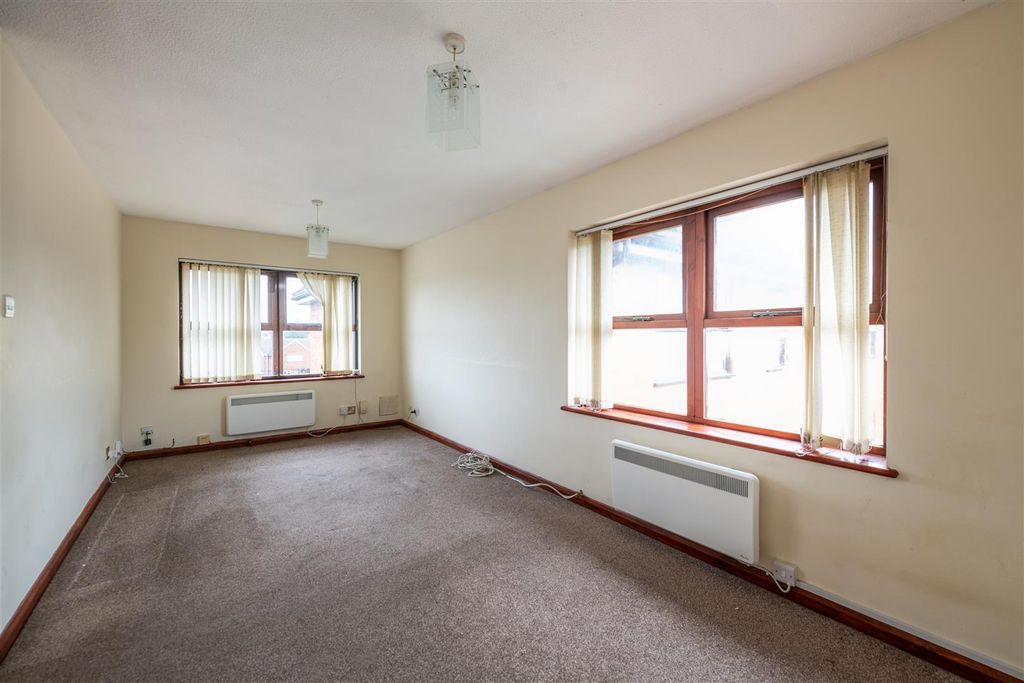 Property photo 2 of 9 11 Lumley Court Internals-3.Jpg