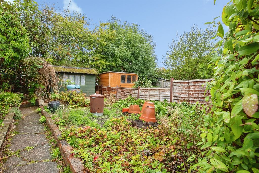 Property photo 3 of 28
