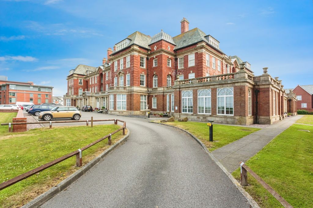 Property photo 2 of 15 Photo