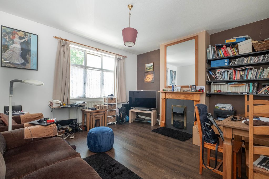 Property photo 2 of 7