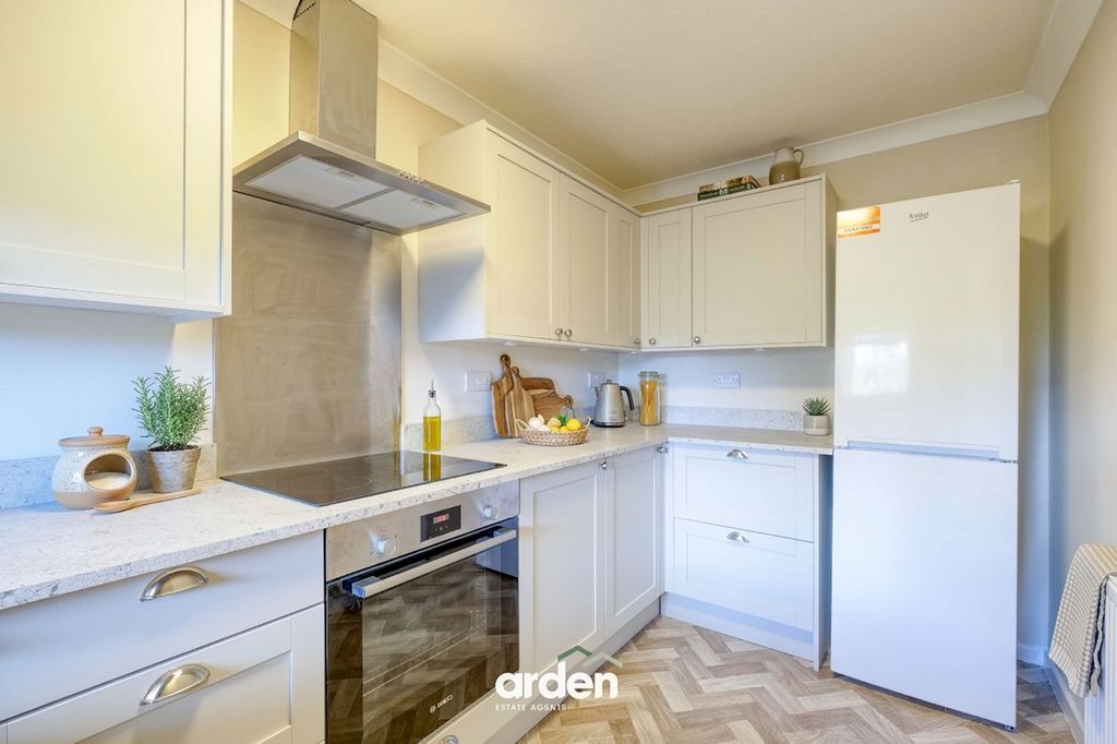 Property photo 2 of 12