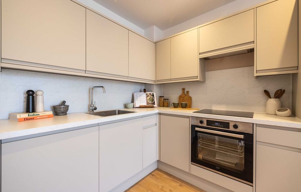 Property photo 2 of 8 Picture 2