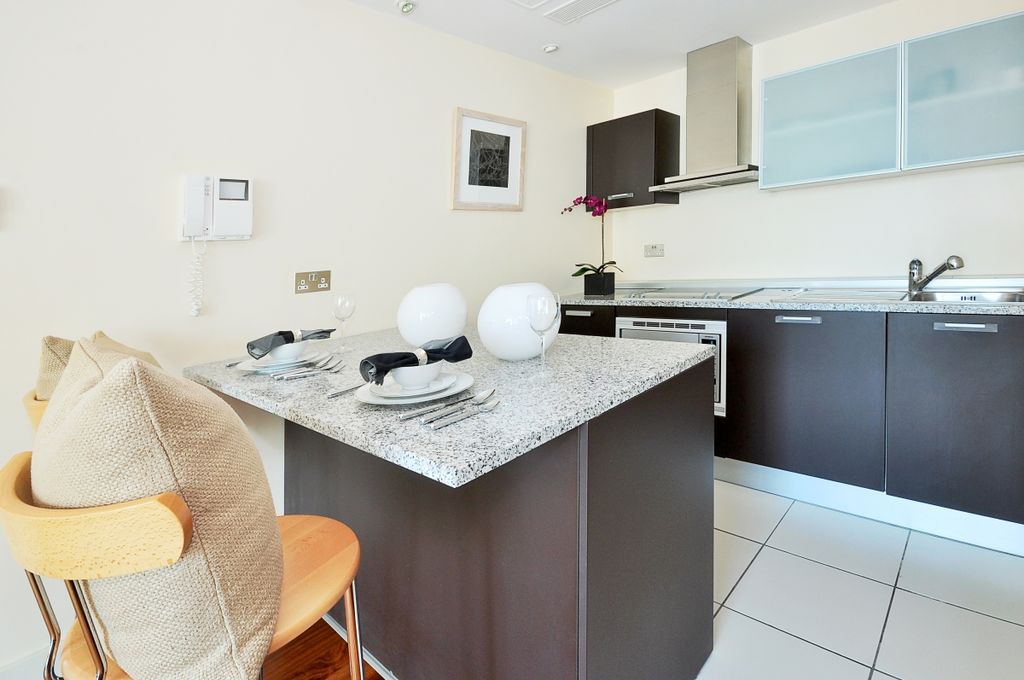 Property photo 2 of 6 Kitchen