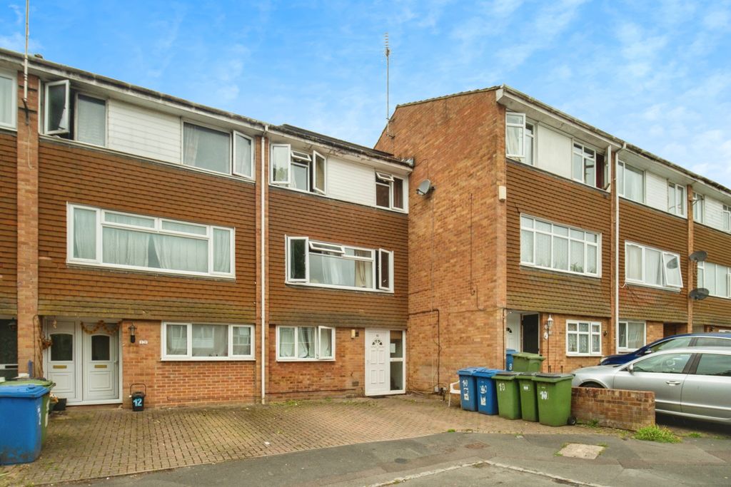 Property photo 1 of 8