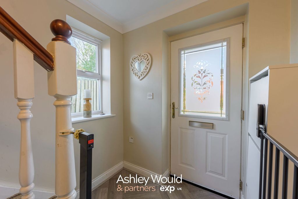 Property photo 3 of 20