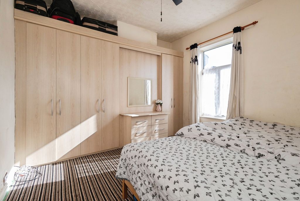 Property photo 3 of 14 Pbox-Img.Jpg