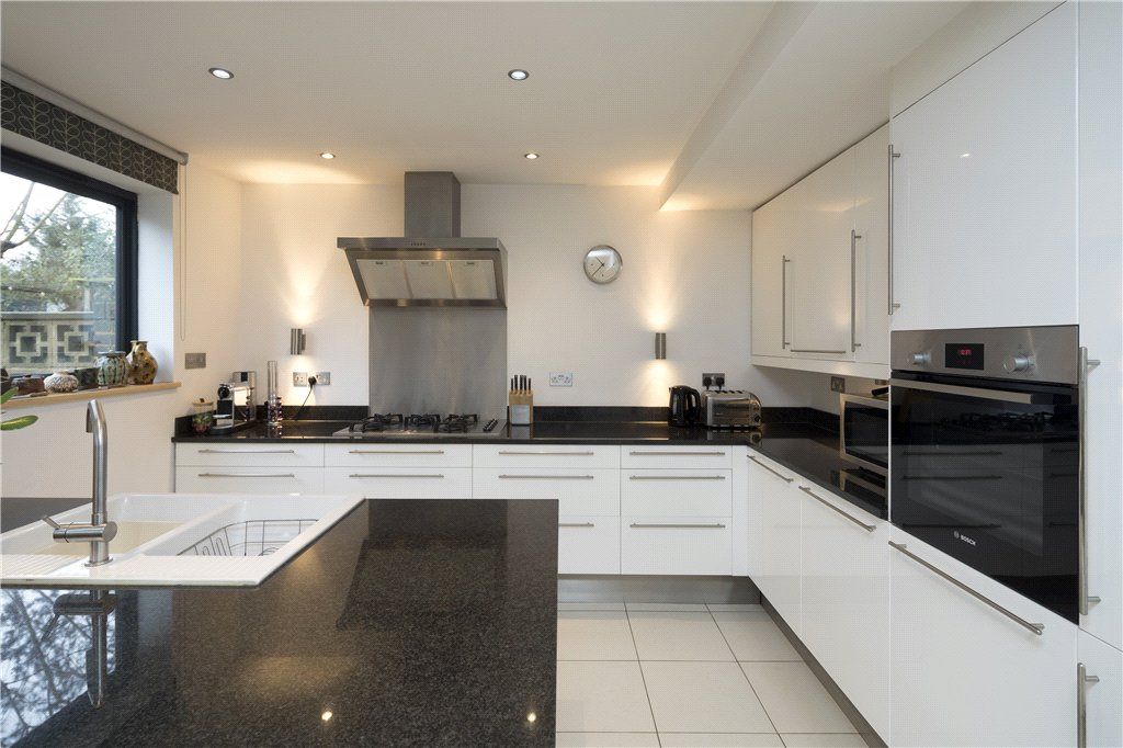 Property photo 3 of 16 Picture 3