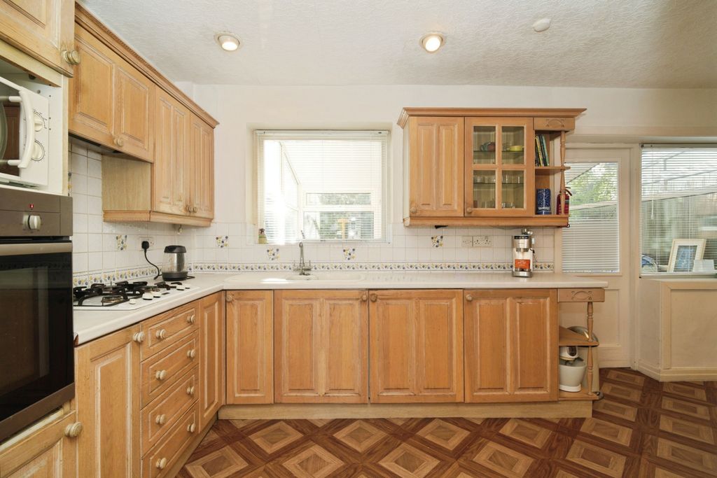 Property photo 3 of 15 Kitchen