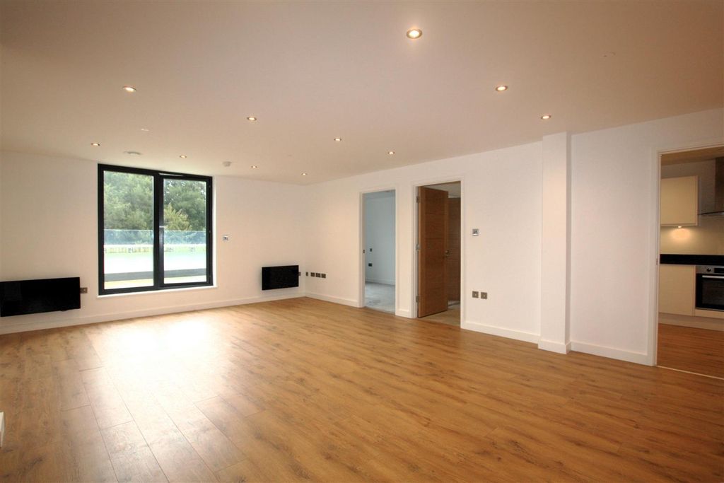 Property photo 2 of 13 Img_0004.Jpg