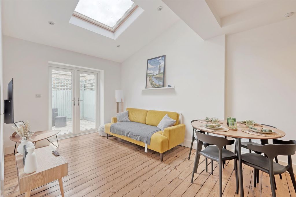 Property photo 1 of 13 1