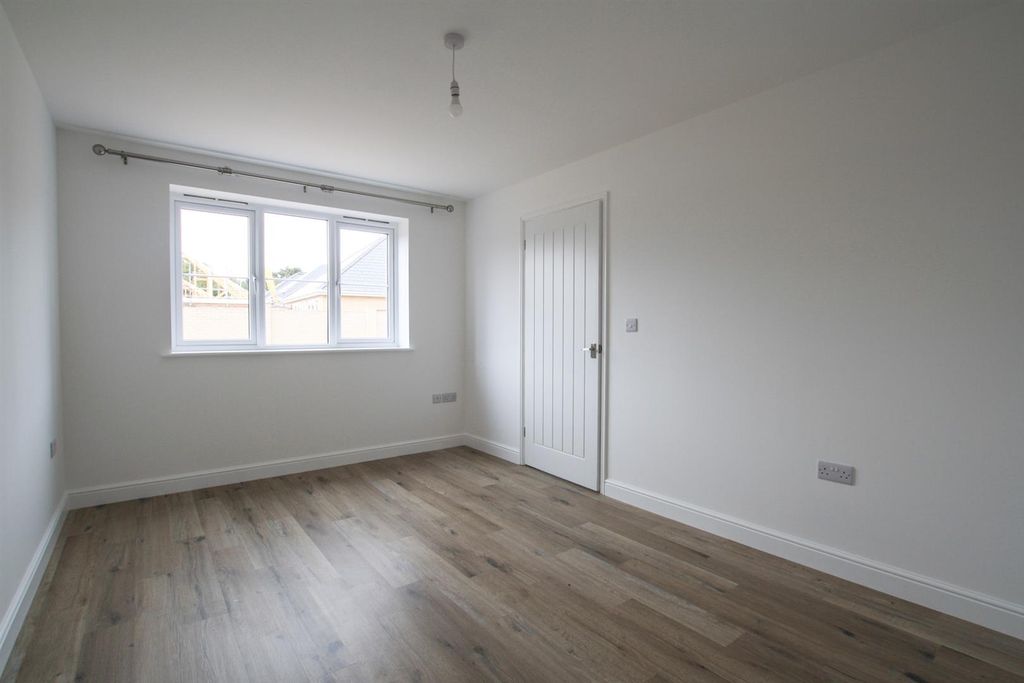 Property photo 3 of 11 Img_8560.Jpg
