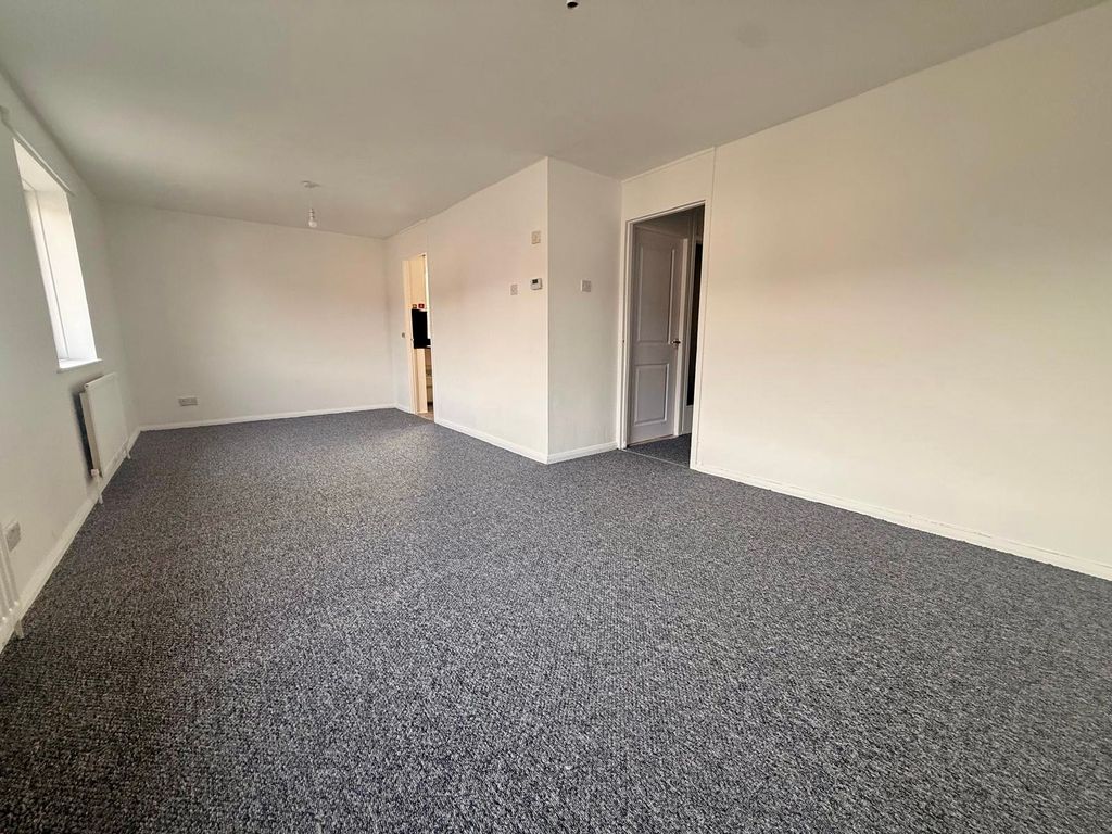 Property photo 2 of 6 Image