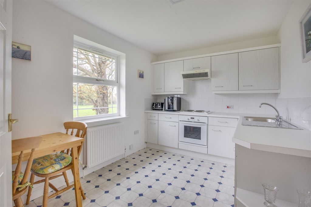 Additional image 29 of 6 bed detached house for saleThe Ride, Totternhoe, Bedfordshire LU6