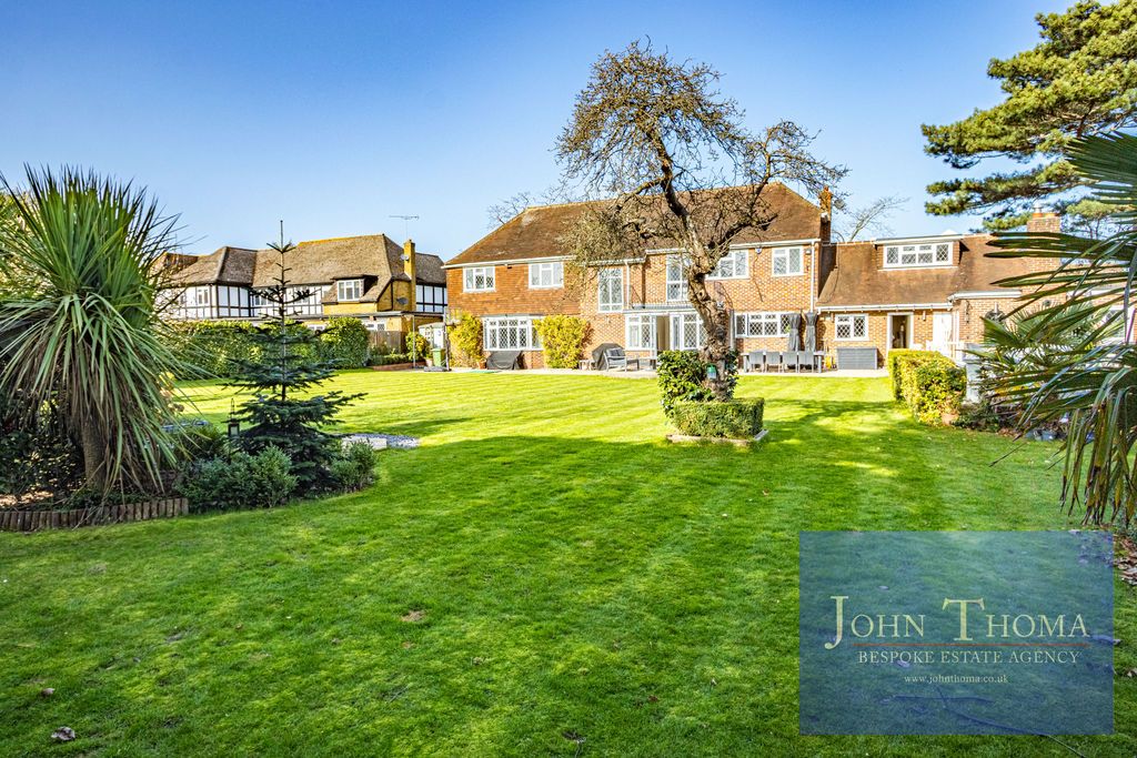 Property photo 3 of 36 Photo 4