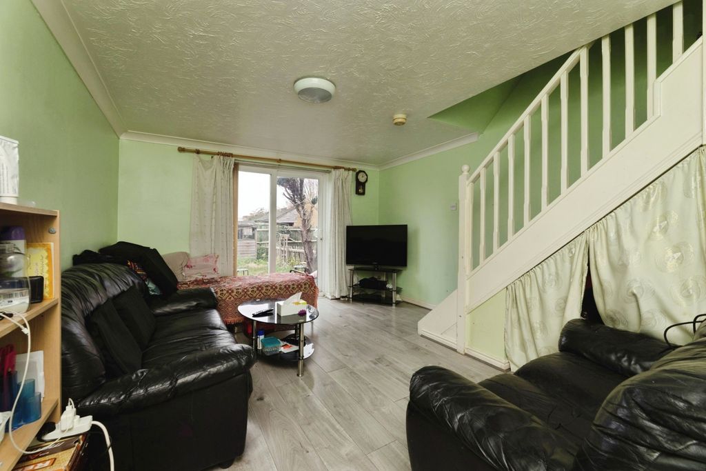 Property photo 2 of 15 Pbox-Img.Jpg