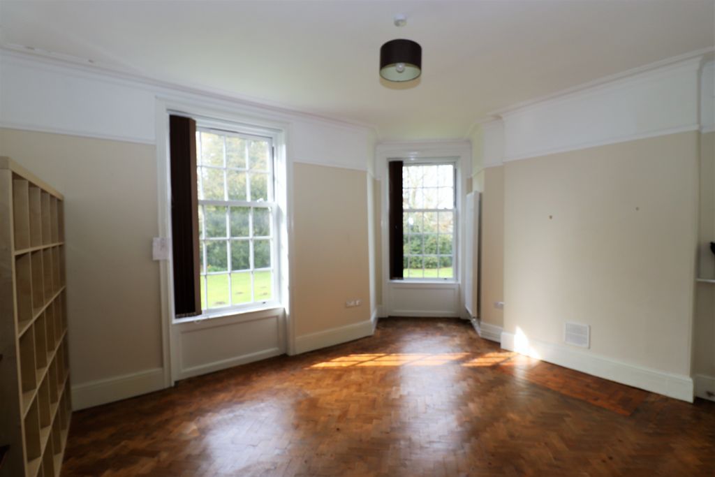 Property photo 2 of 27