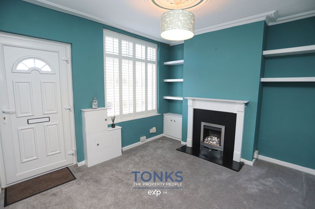 Property photo 2 of 18