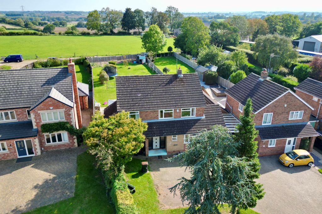 Property photo 1 of 26 Photo 12