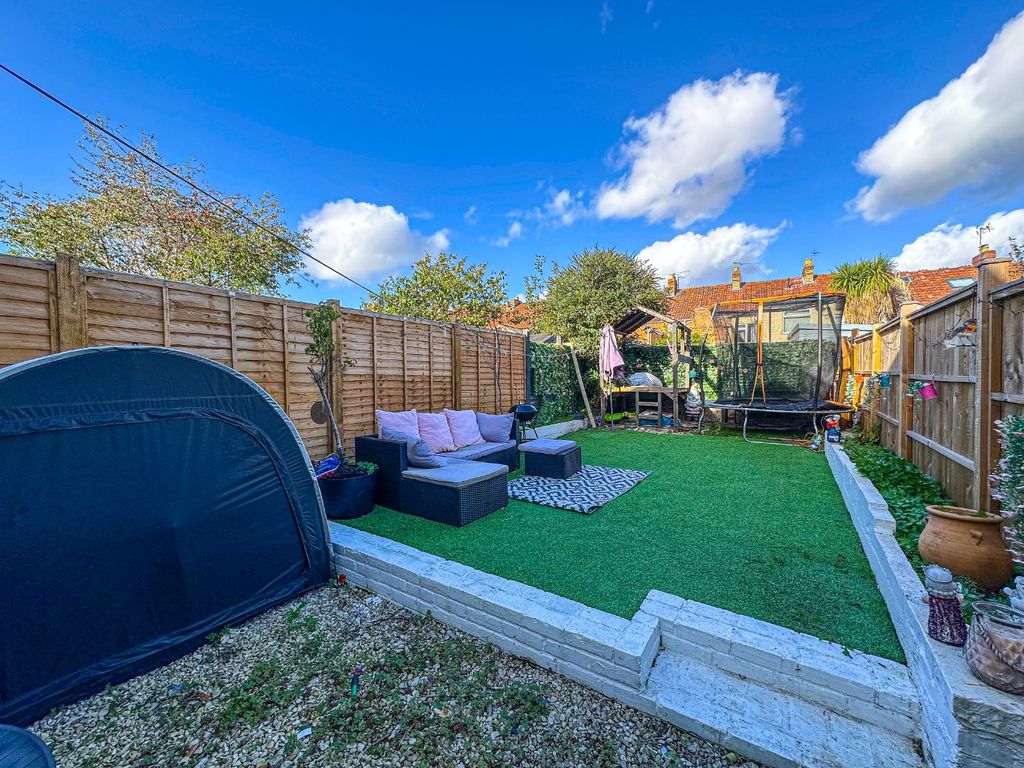 Property photo 2 of 21 5694713
