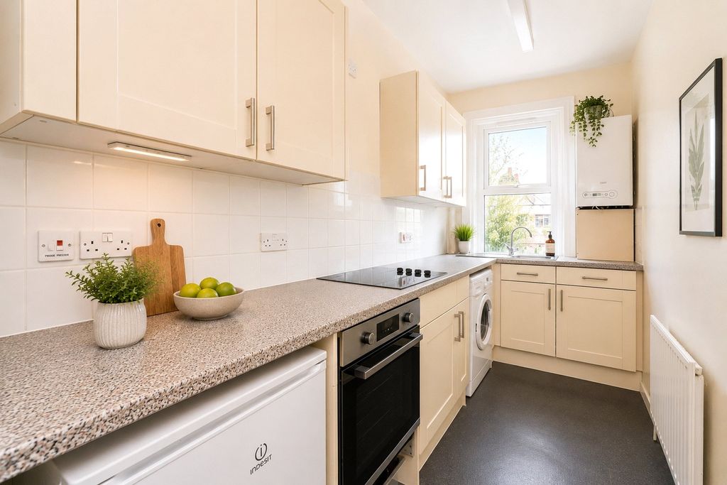 Property photo 3 of 7 Picture No. 30
