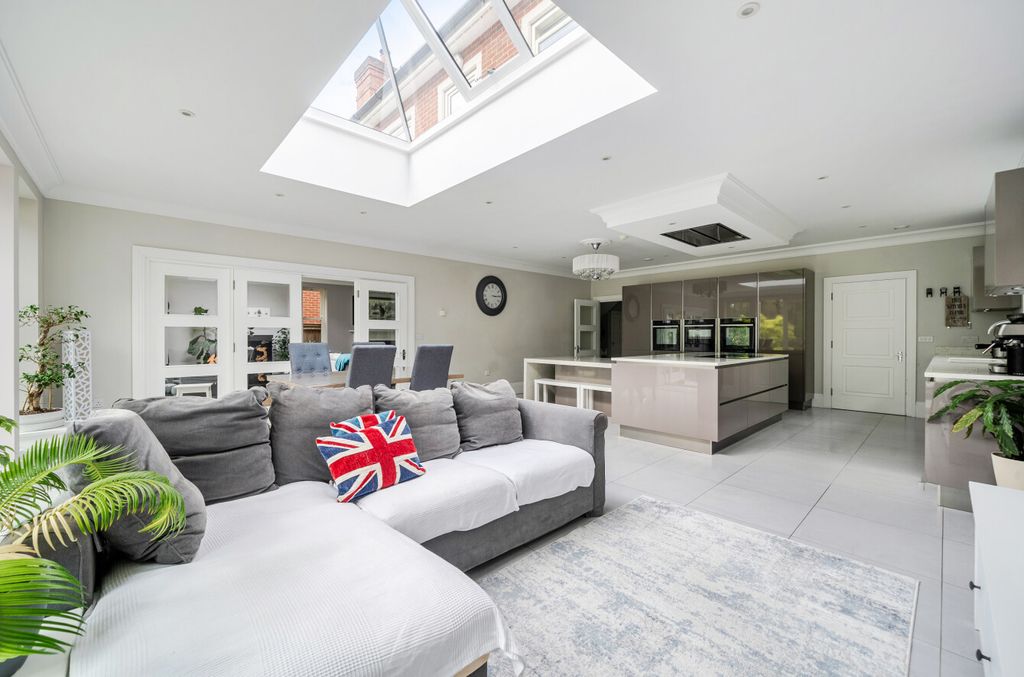 Additional image 9 of 6 bed detached house for saleWaterloo Road, Crowthorne, Berkshire RG45