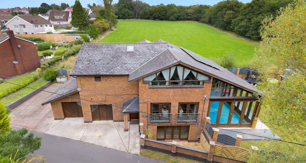 Property photo 2 of 70