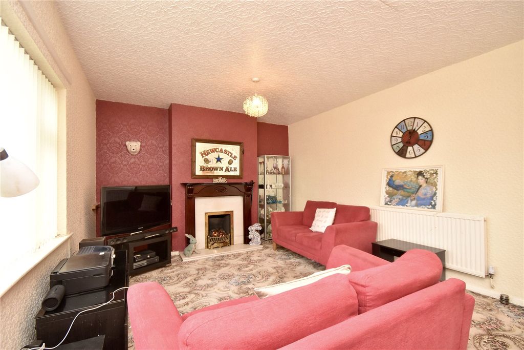 Property photo 2 of 17 Picture No. 15