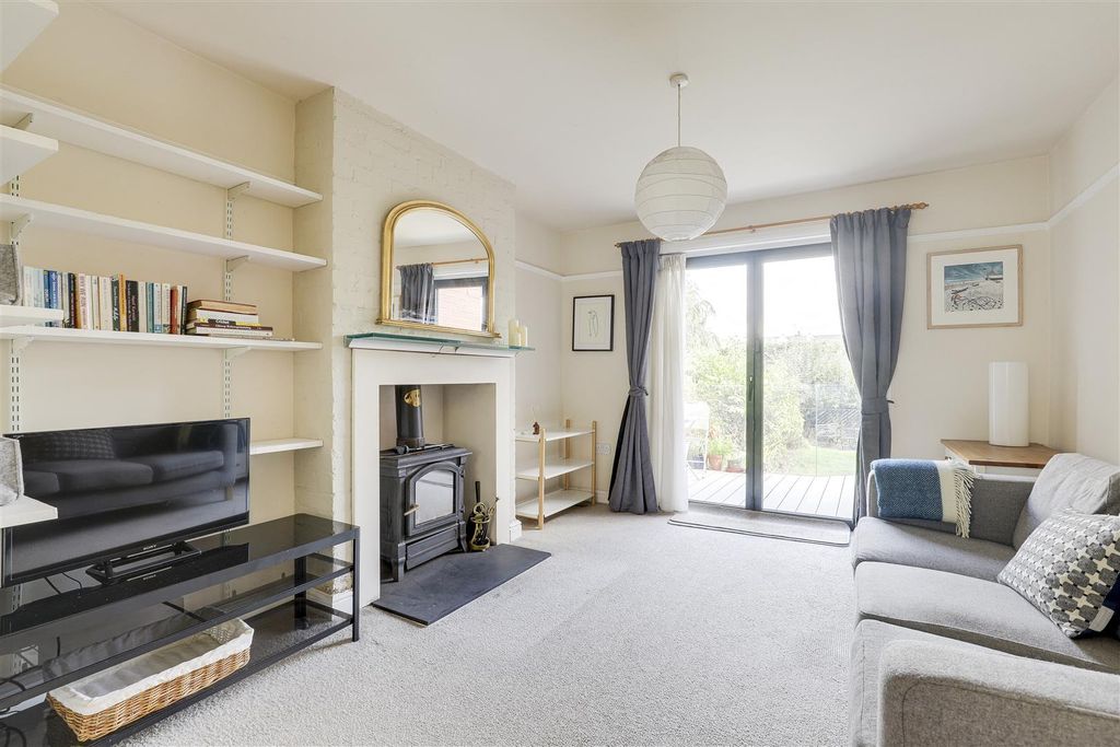 Property photo 2 of 21 10892.Jpg