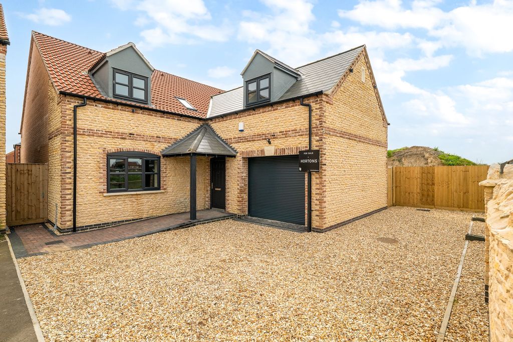 Property photo 1 of 26