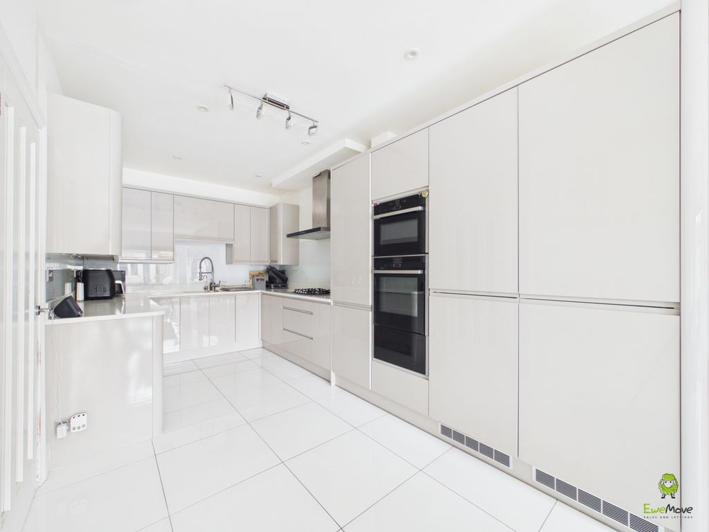 Property photo 2 of 20 Presented By Kevin At Ewemove Bexleyheath And Dart