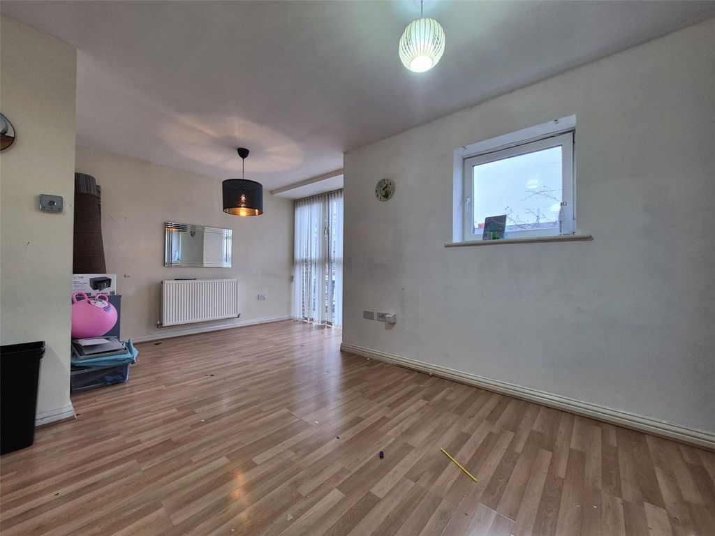 Property photo 3 of 9 Picture No. 11