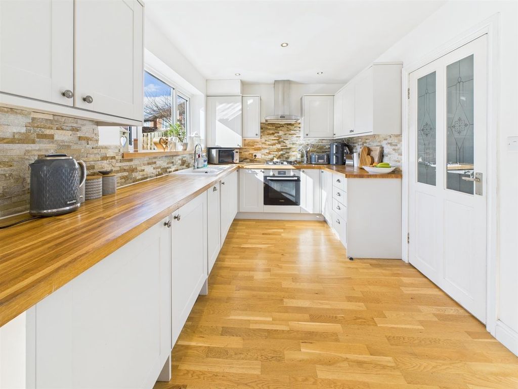 Property photo 2 of 21