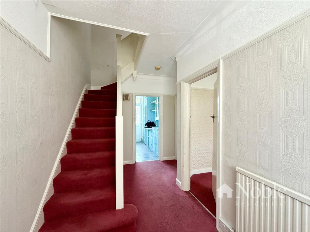Property photo 2 of 15 Entrance Hall