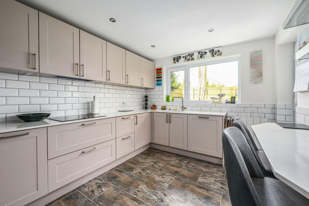 Property photo 2 of 15 Kitchen