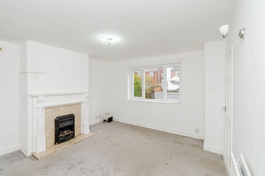 Property photo 2 of 9 Living Room