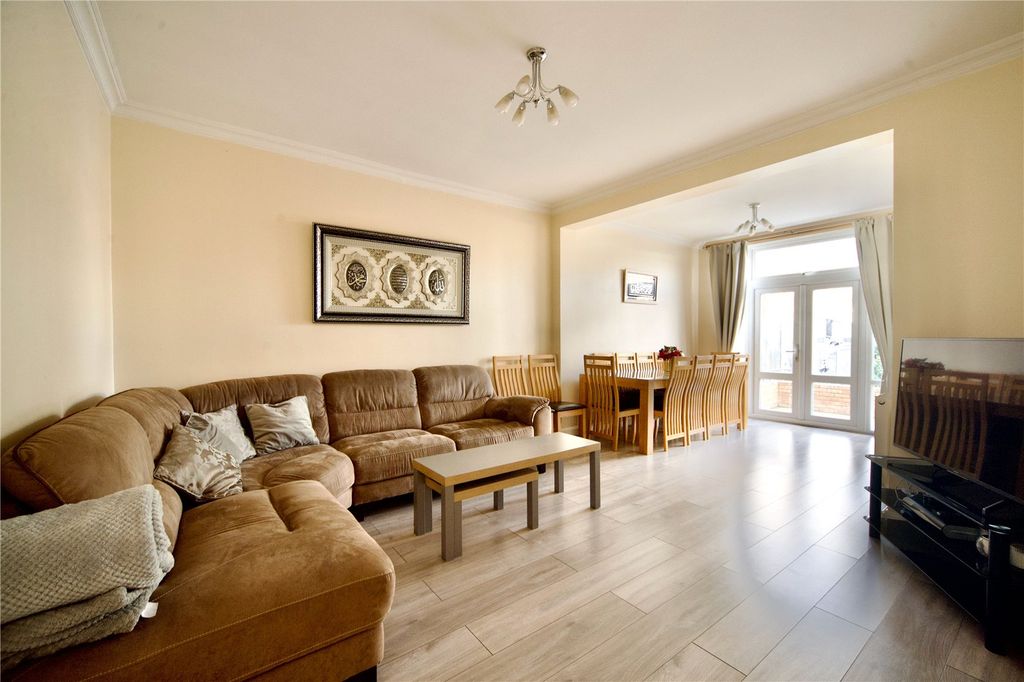 Property photo 3 of 35 Reception 2