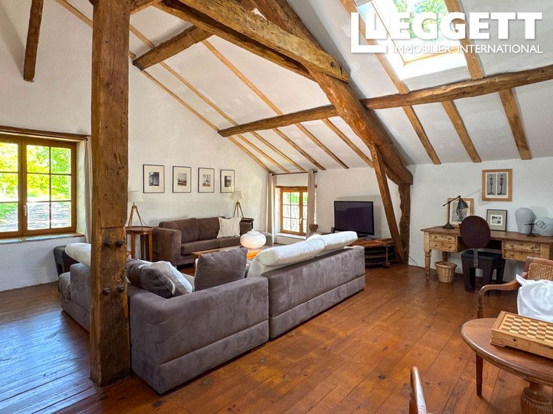Property photo 2 of 10